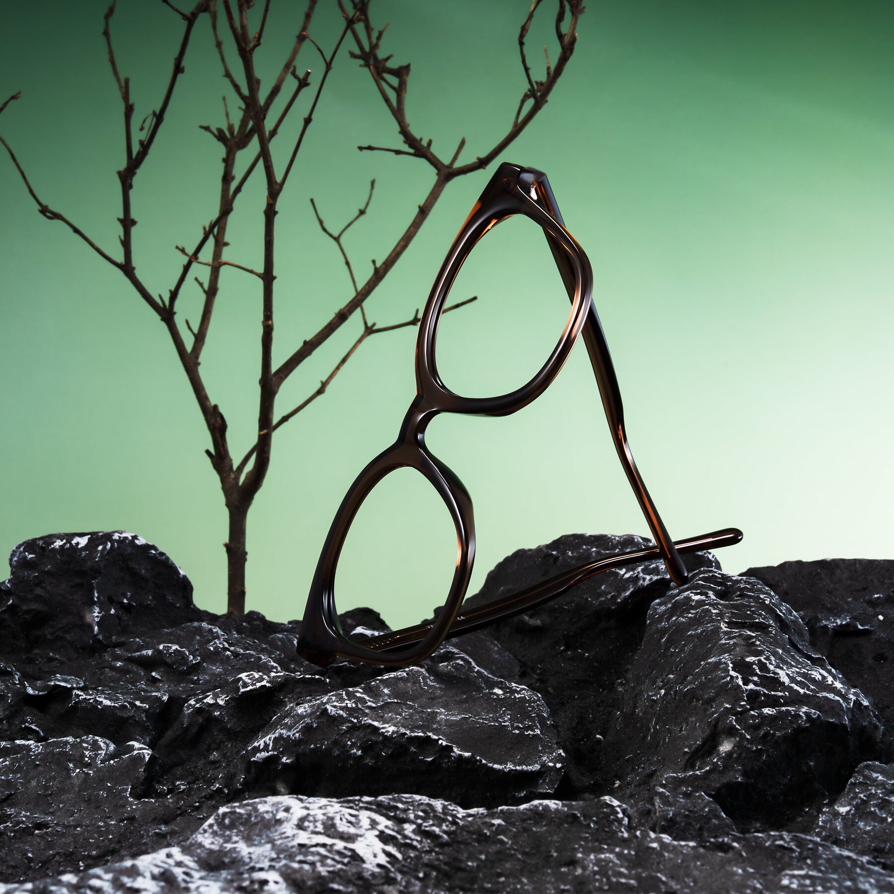 Lifestyle photography #1 of Jeromme in Coffee with Clear Eyeglass Lenses