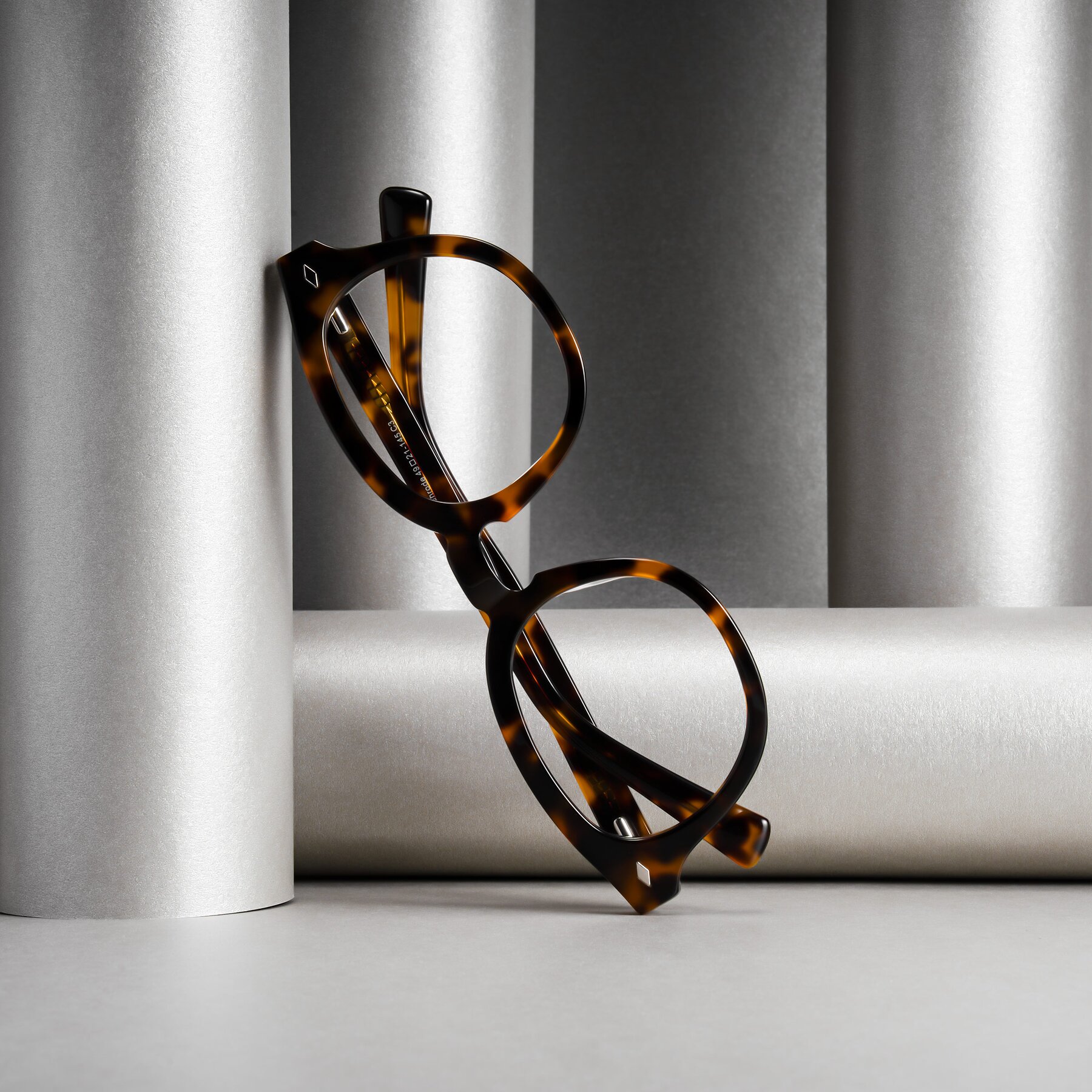 Lifestyle photography #1 of Nehrode in Tortoise with Clear Blue Light Blocking Lenses