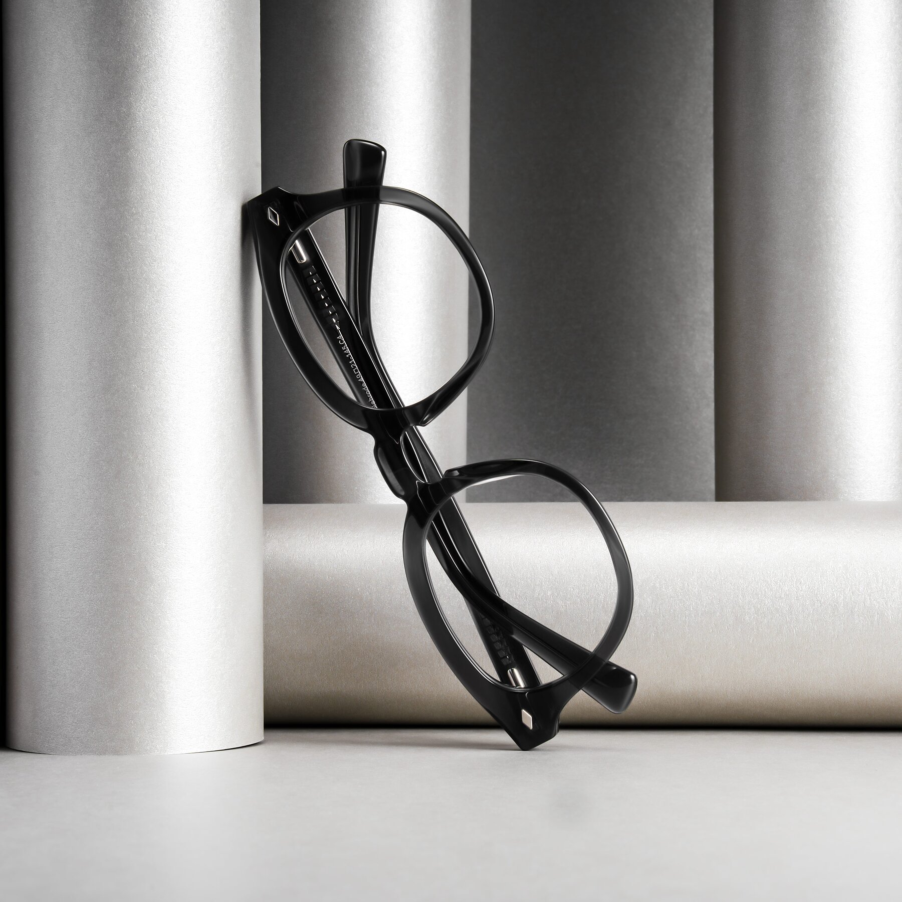 Lifestyle photography #2 of Nehrode in Gray with Clear Eyeglass Lenses