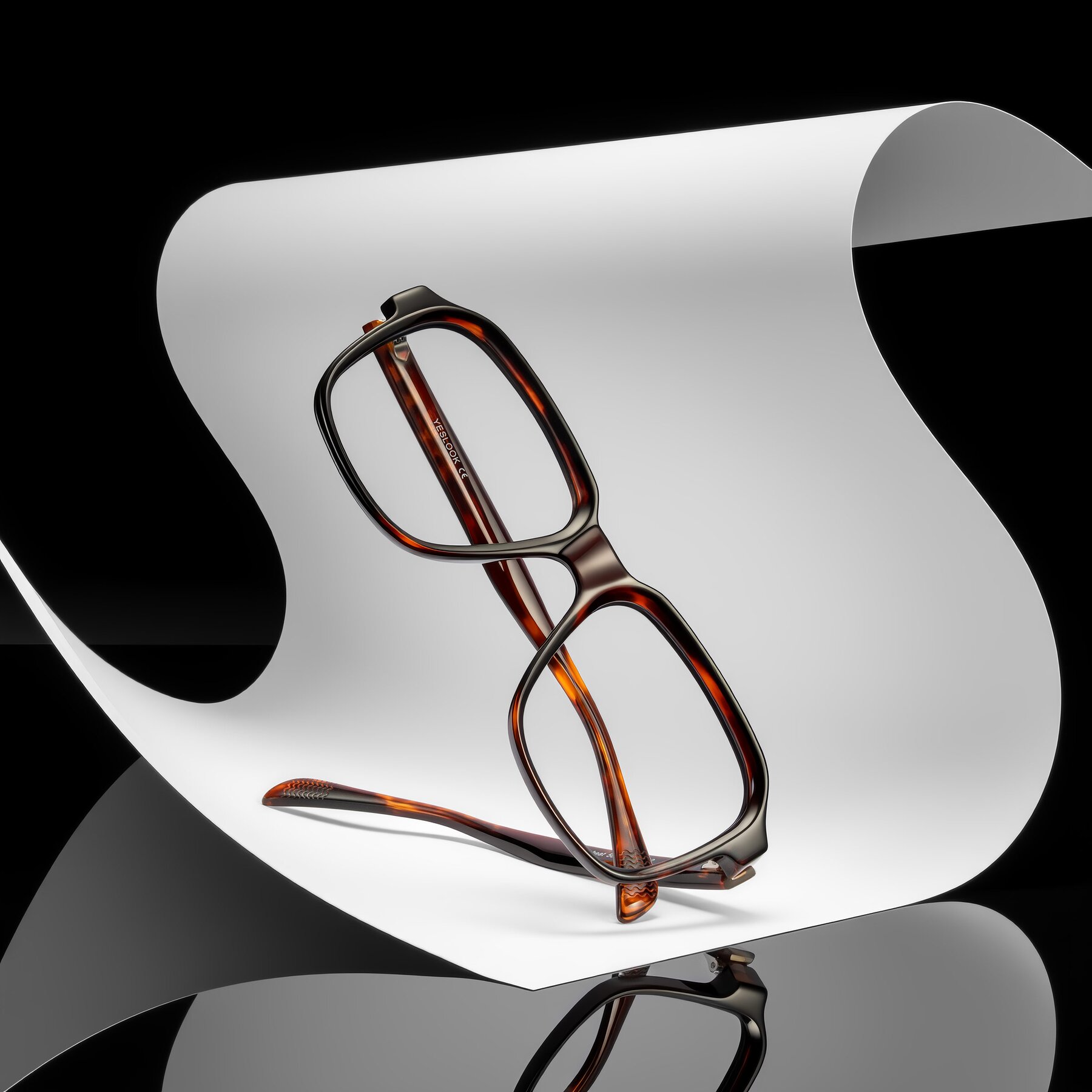 Lifestyle photography #2 of Upbeat in Tortoise with Clear Eyeglass Lenses
