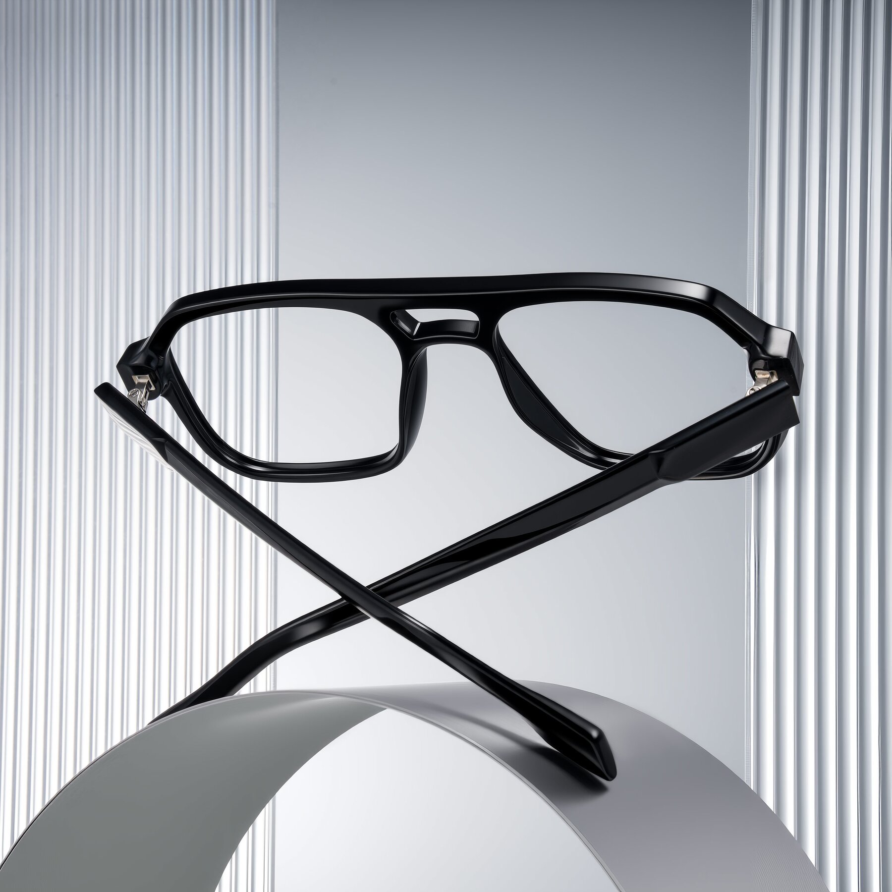 Lifestyle photography #2 of Beizaai in Black with Clear Eyeglass Lenses