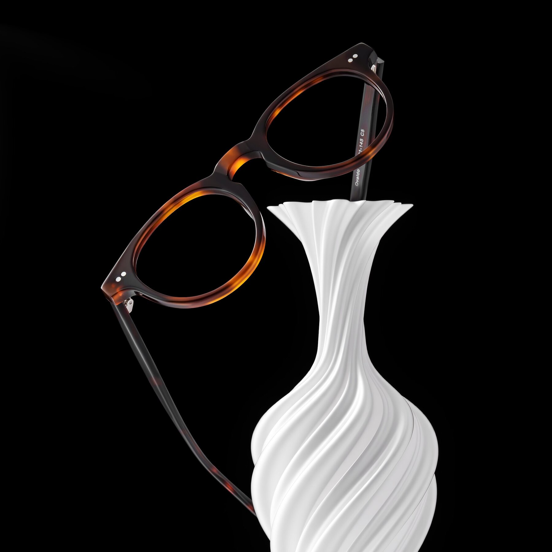 Lifestyle photography #1 of Ovaldo in Tortoise with Clear Reading Eyeglass Lenses