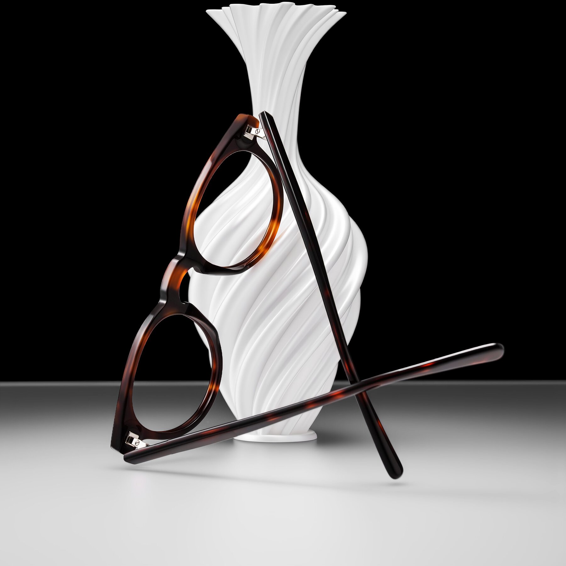 Lifestyle photography #2 of Ovaldo in Tortoise with Clear Reading Eyeglass Lenses