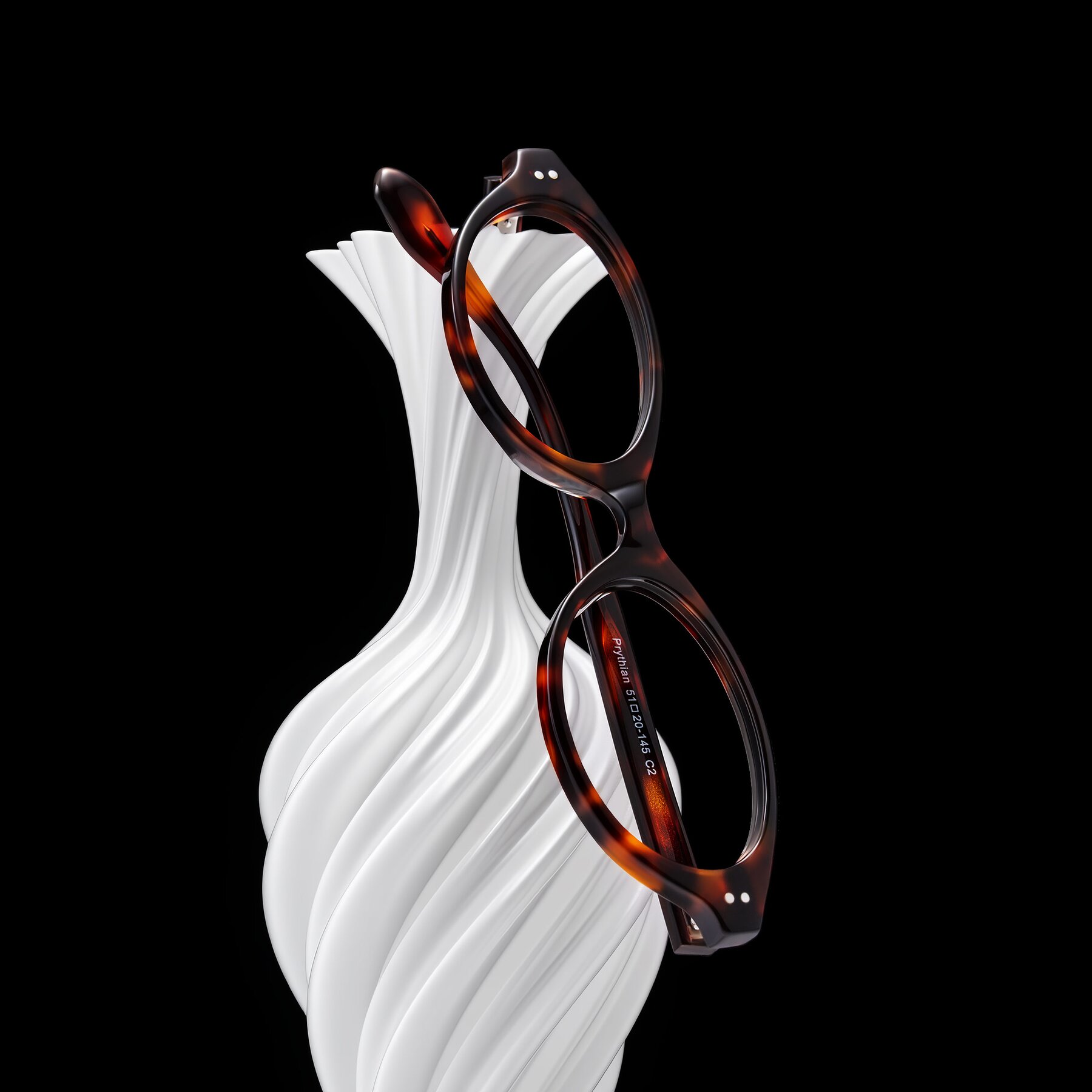 Lifestyle photography #1 of Prythian in Tortoise with Clear Eyeglass Lenses