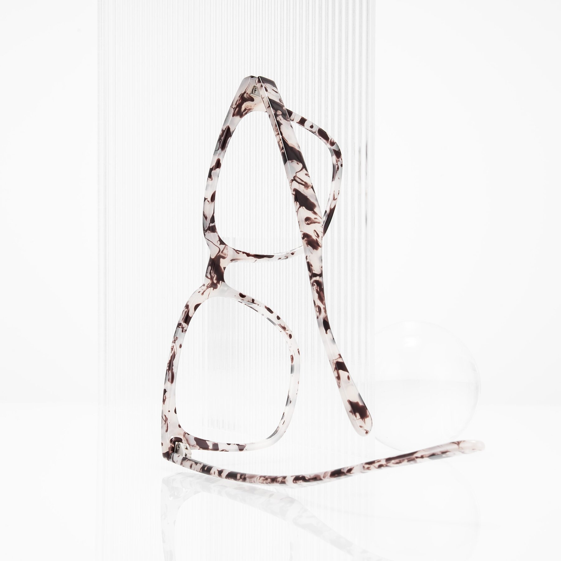 Lifestyle photography #2 of Arroyo in Ivory Tortoise with Clear Eyeglass Lenses