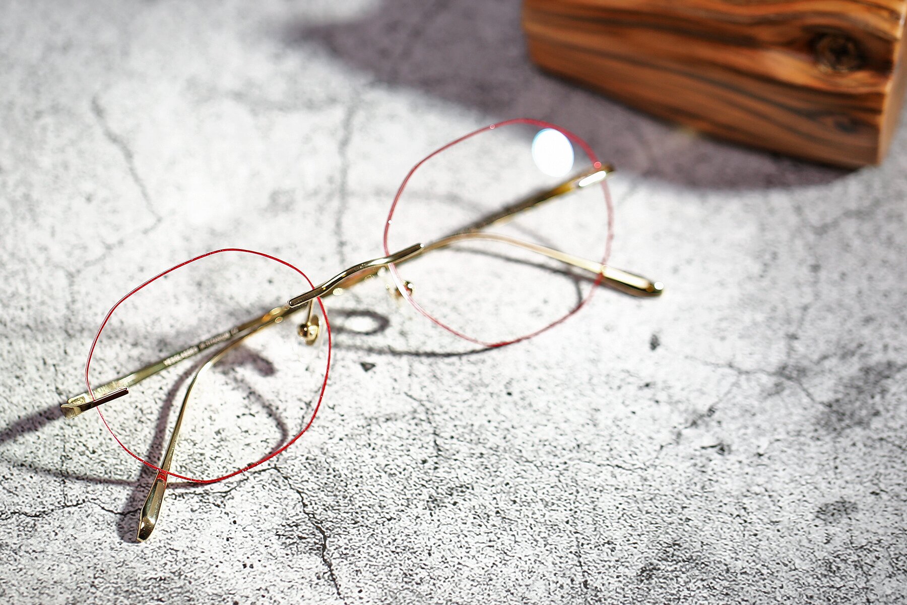 Women's lifestyle photography #1 of Y7010 in Gold-Red with Clear Reading Eyeglass Lenses
