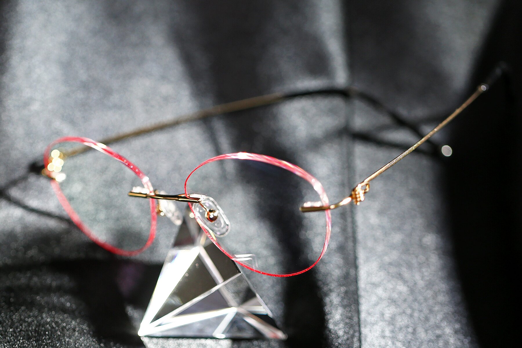 Women's lifestyle photography #2 of Y7013 in Gold-Red with Clear Eyeglass Lenses
