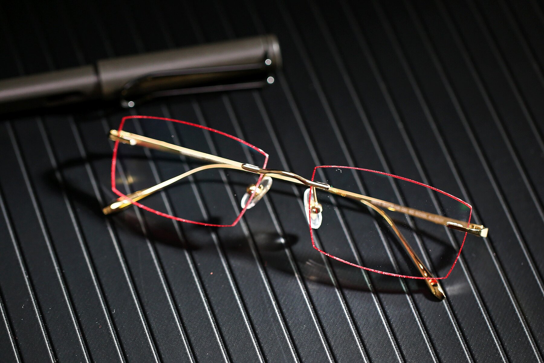 Women's lifestyle photography #1 of Y7015 in Gold-Red with Clear Blue Light Blocking Lenses