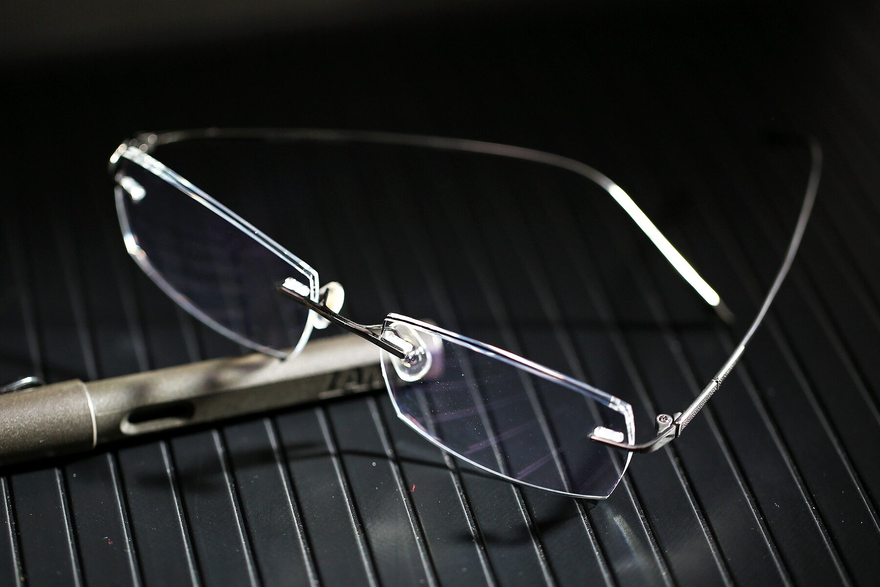 Lifestyle photography #2 of Y7016 in  Gunmetal-Black with Clear Reading Eyeglass Lenses