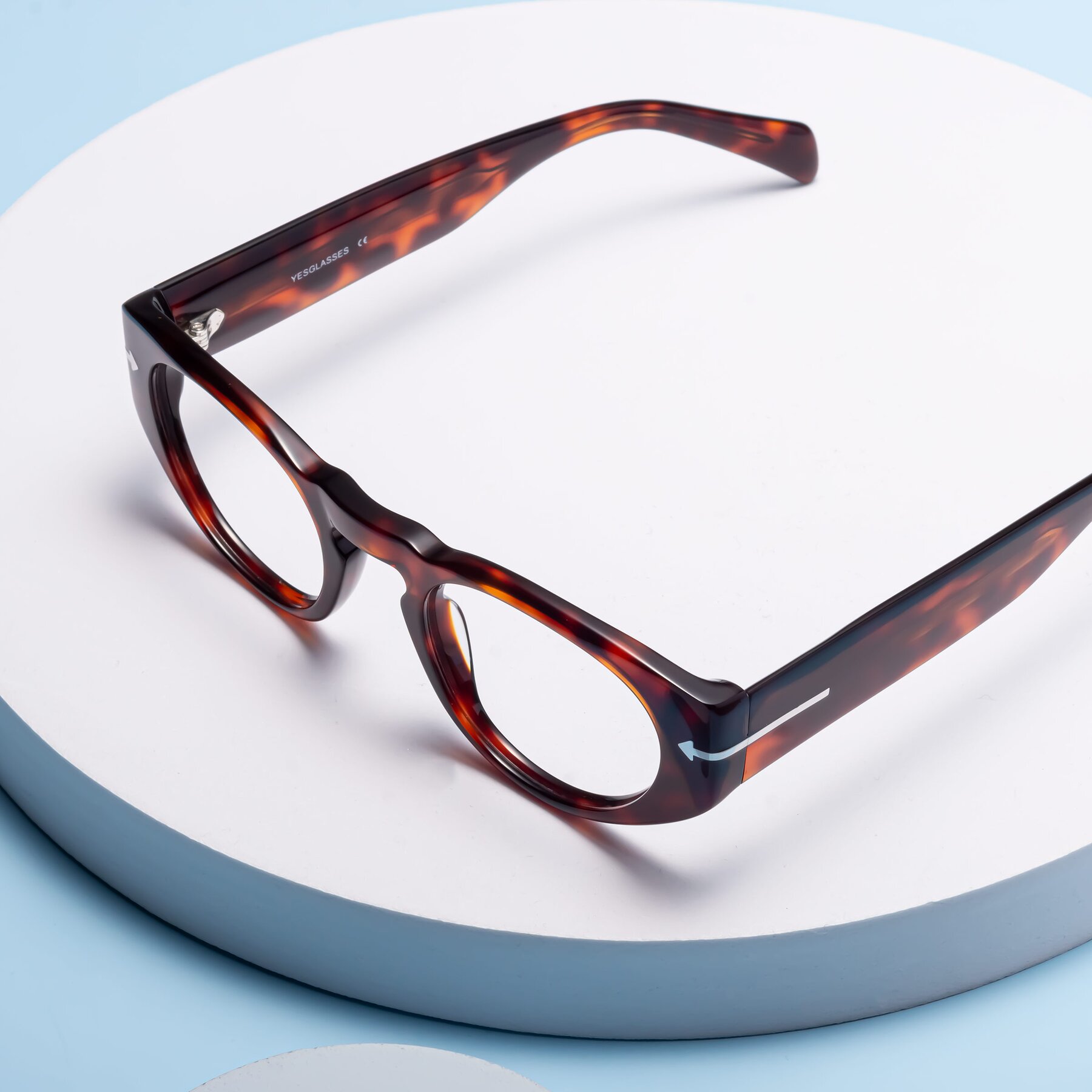 Lifestyle photography #2 of 1578 in Tortoise with Clear Reading Eyeglass Lenses