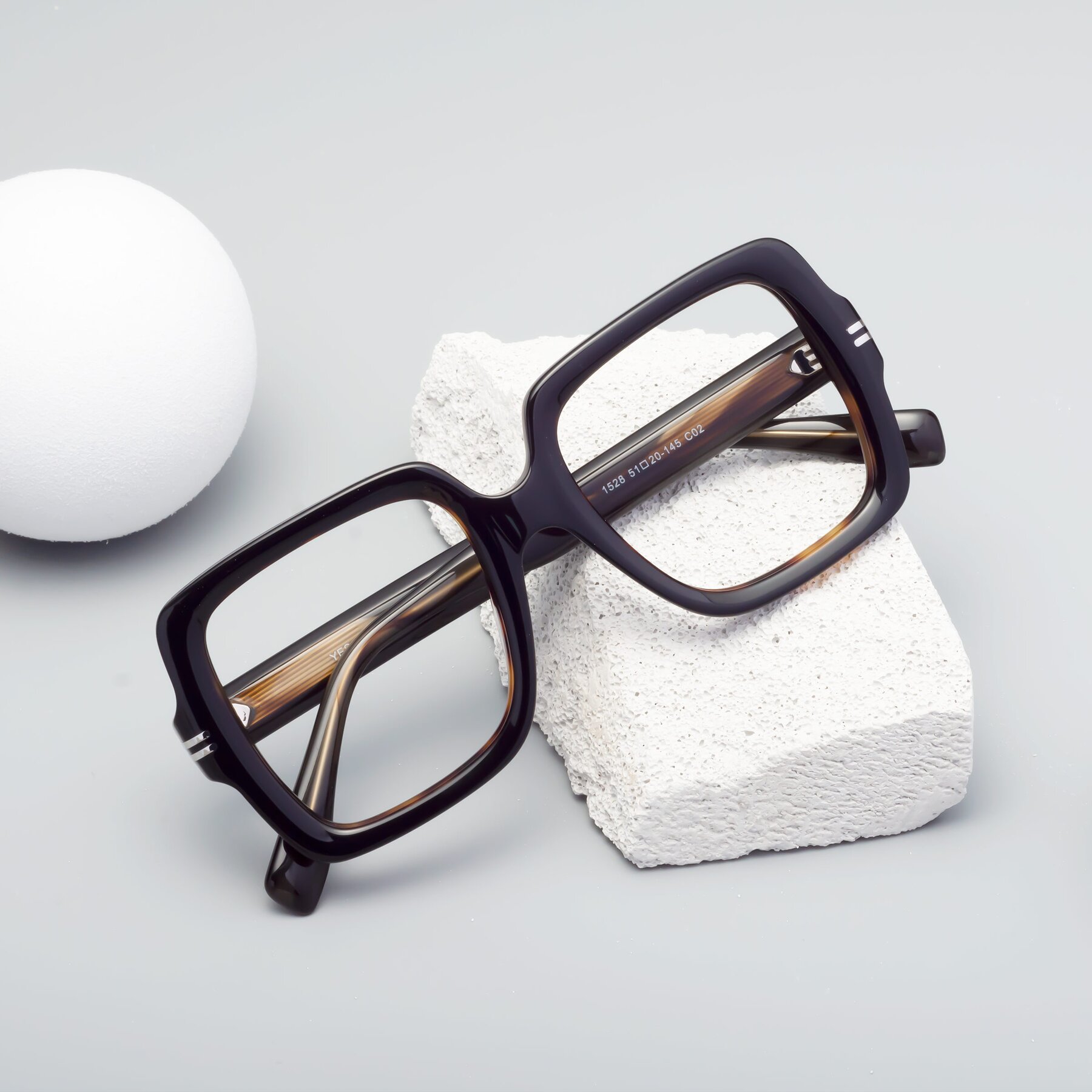 Lifestyle photography #1 of 1528 in Tortoise with Clear Eyeglass Lenses
