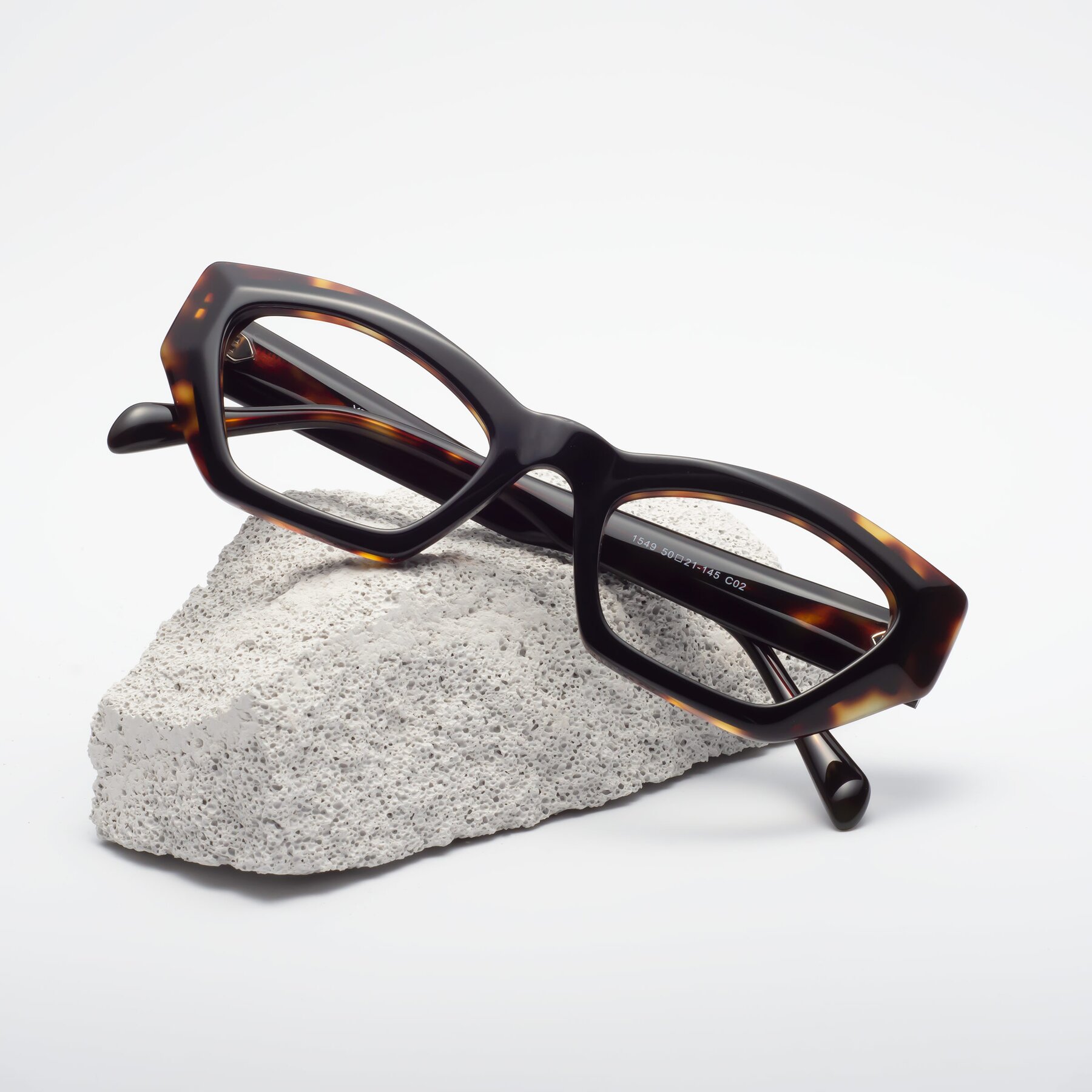 Lifestyle photography #2 of 1549 in Tortoise with Clear Reading Eyeglass Lenses