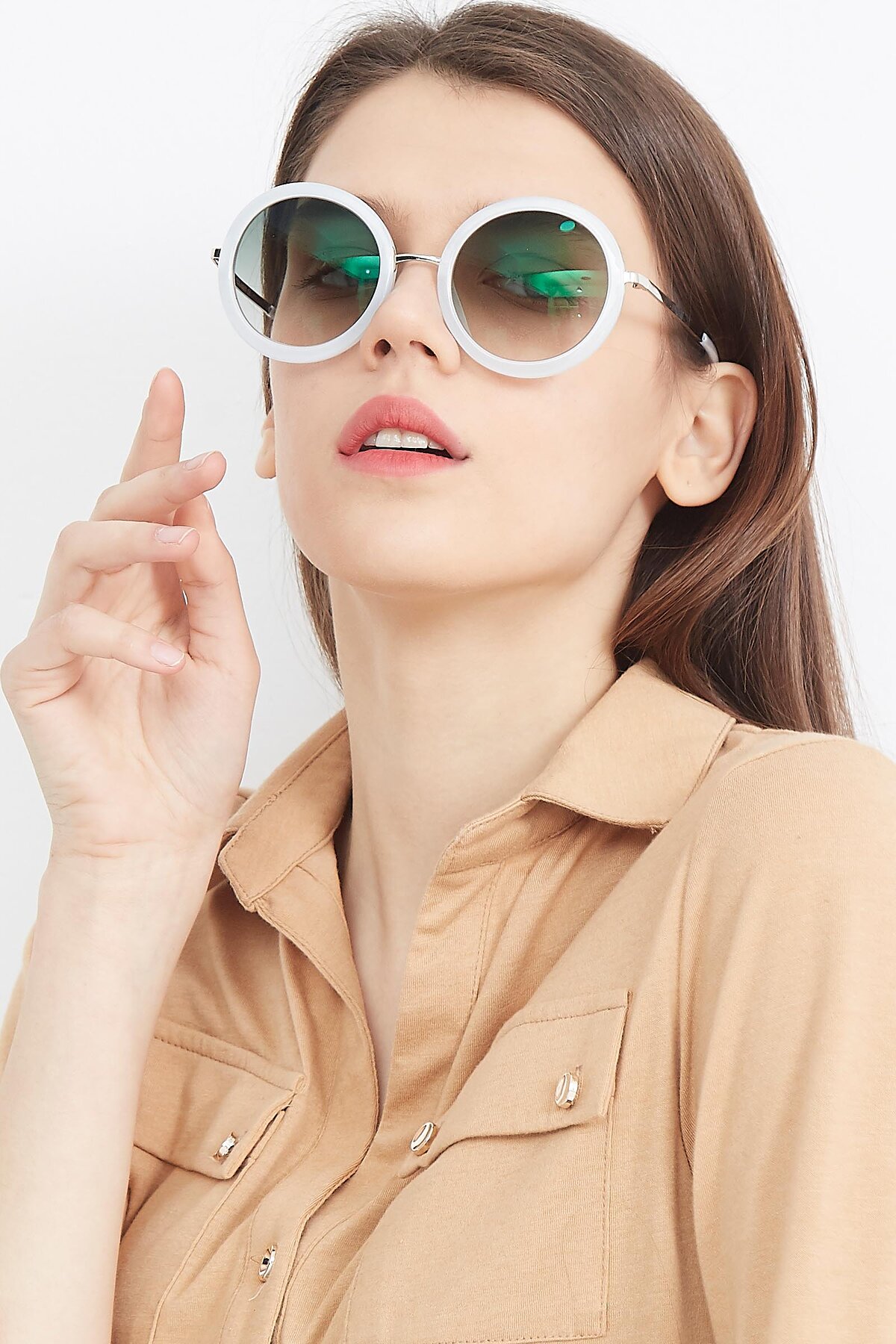 Women's lifestyle photography (portrait-1) of Bloom in Transparent Glacier Grey with Green Gradient Lenses