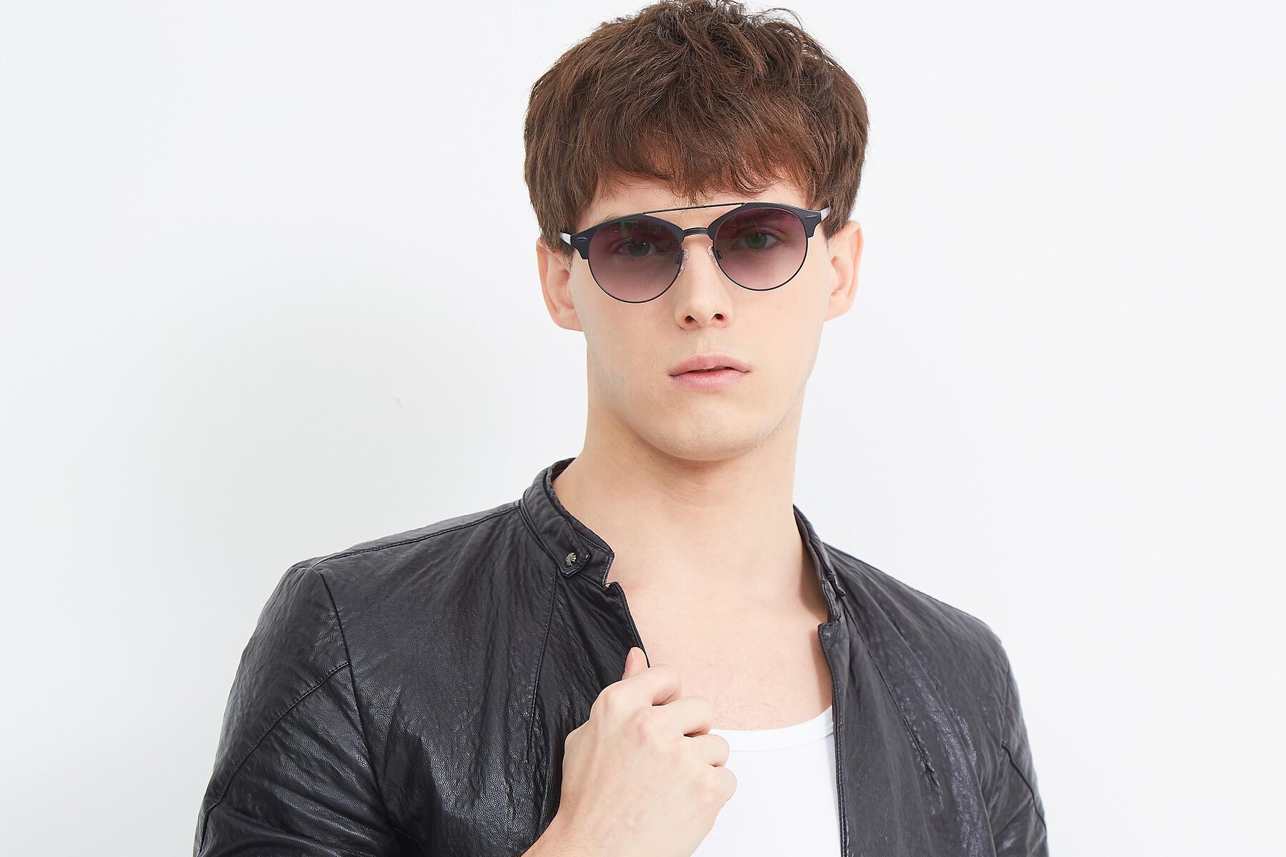 Men's lifestyle photography (landscape-1) of SSR183 in Black with Gray Gradient Lenses