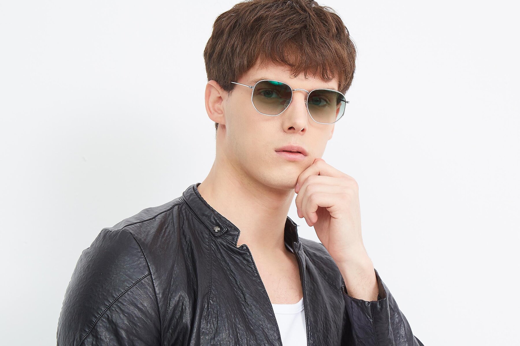 Men's lifestyle photography (landscape-1) of SSR1943 in Silver with Green Gradient Lenses