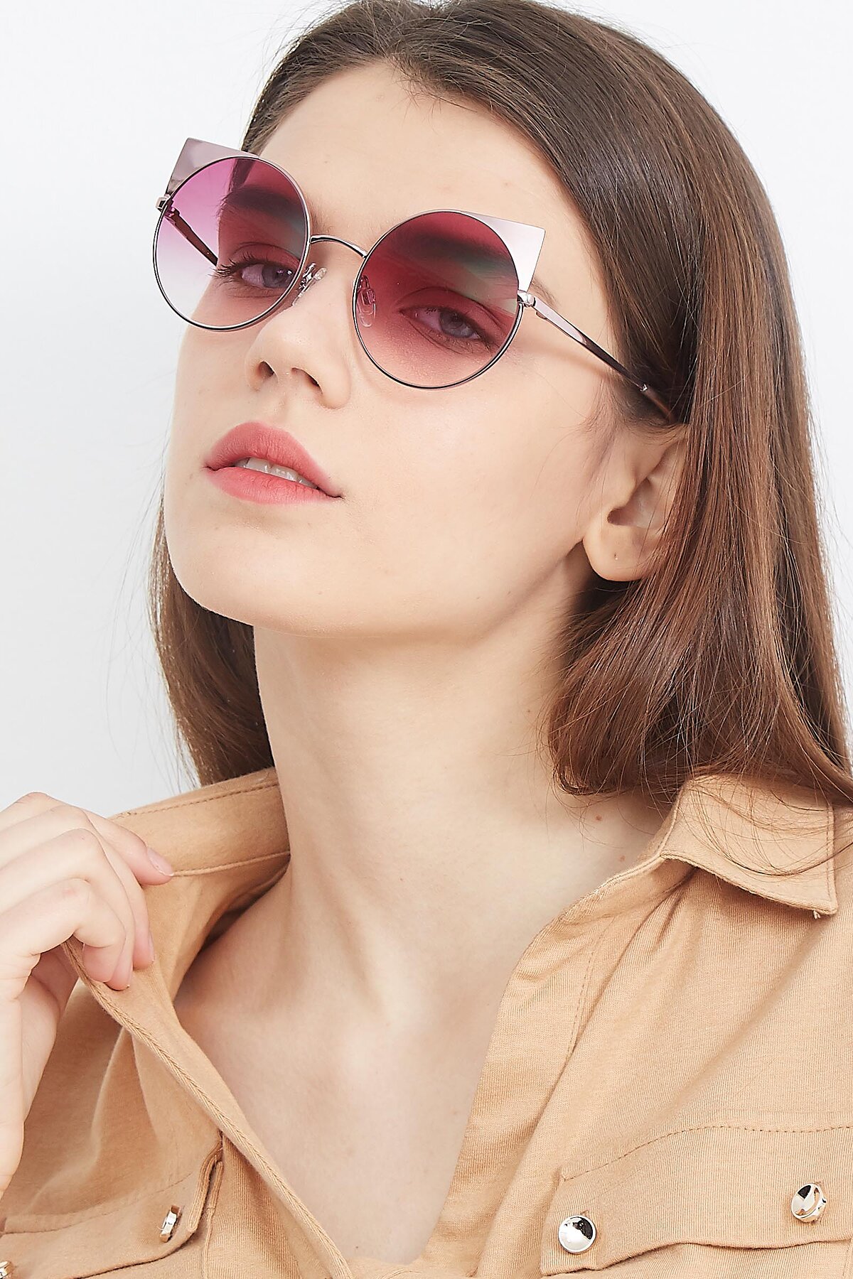Women's lifestyle photography (portrait-1) of SSR1955 in Pink with Purple Gradient Lenses