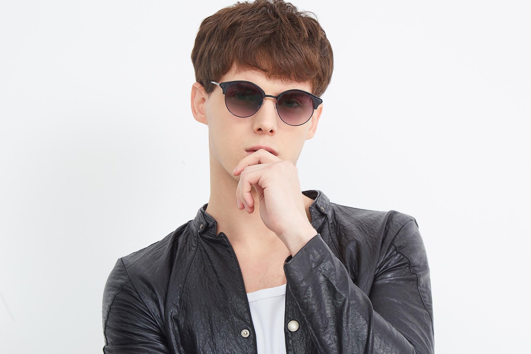 Men's lifestyle photography (landscape-1) of Hermione in Black with Gray Gradient Lenses