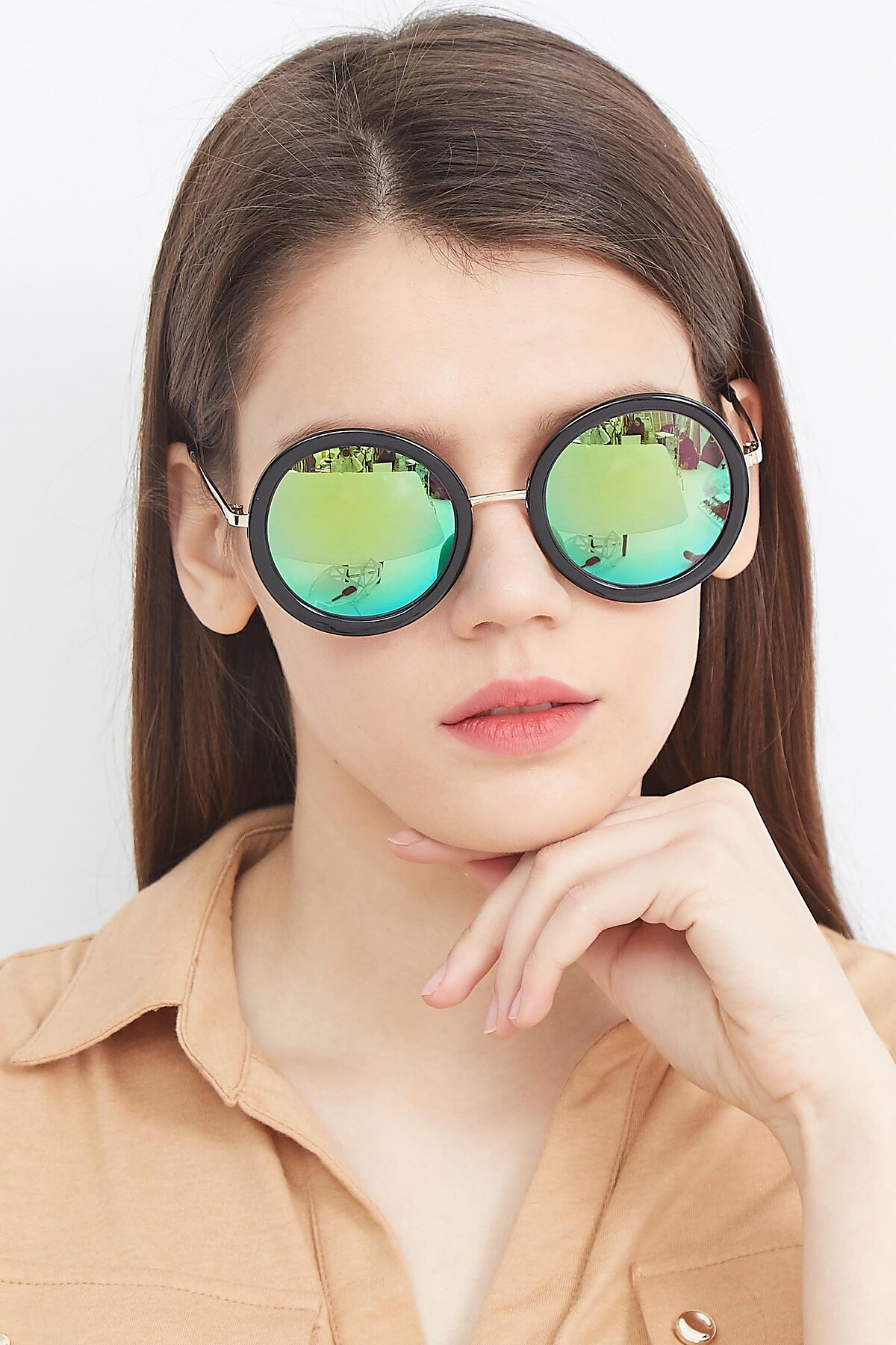 Women's lifestyle photography (portrait-1) of Bloom in Black with Green Mirrored Lenses