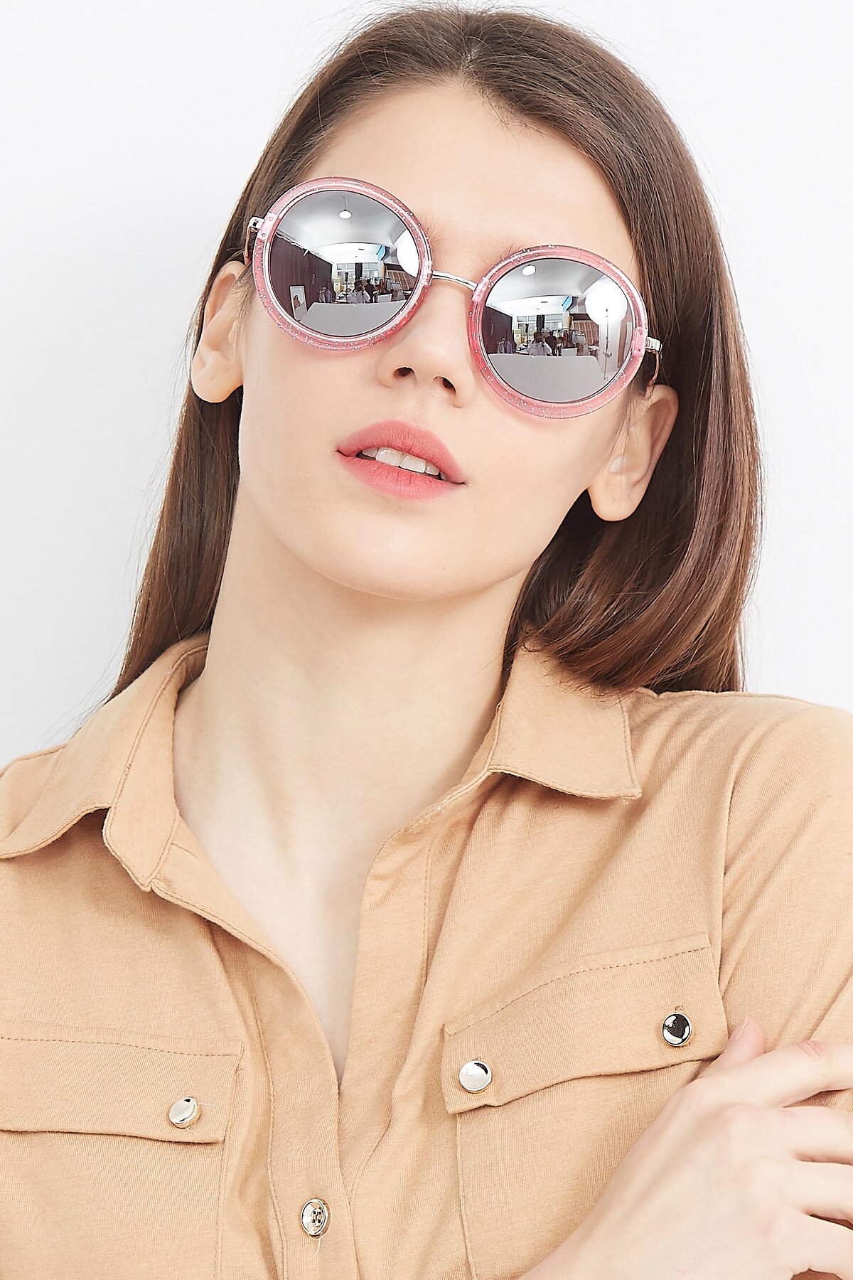 Women's lifestyle photography (portrait-1) of Bloom in Transparent Pearl Pink with Silver Mirrored Lenses