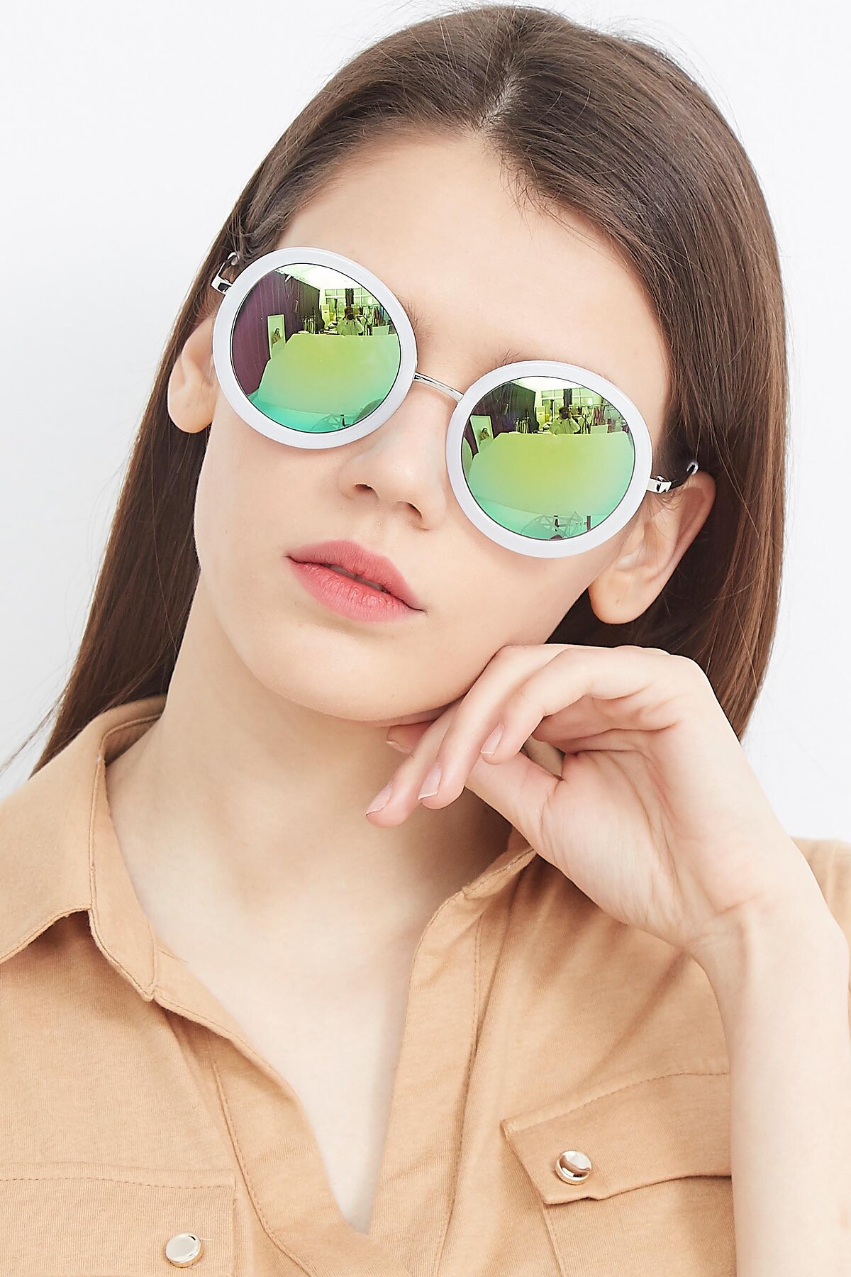 Women's lifestyle photography (portrait-1) of Bloom in Transparent Glacier Grey with Green Mirrored Lenses