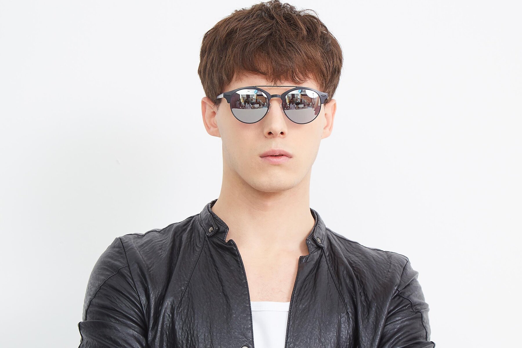 Men's lifestyle photography (landscape-1) of SSR183 in Black with Silver Mirrored Lenses