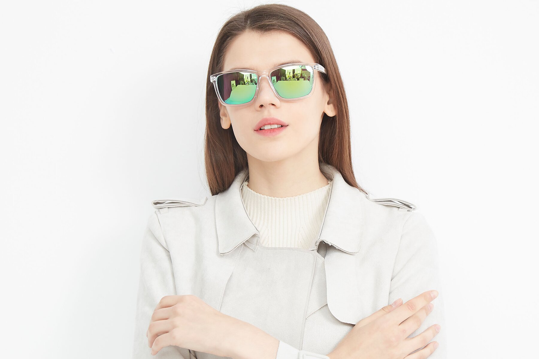 Women's lifestyle photography (landscape-1) of Sheldon in Clear with Green Mirrored Lenses