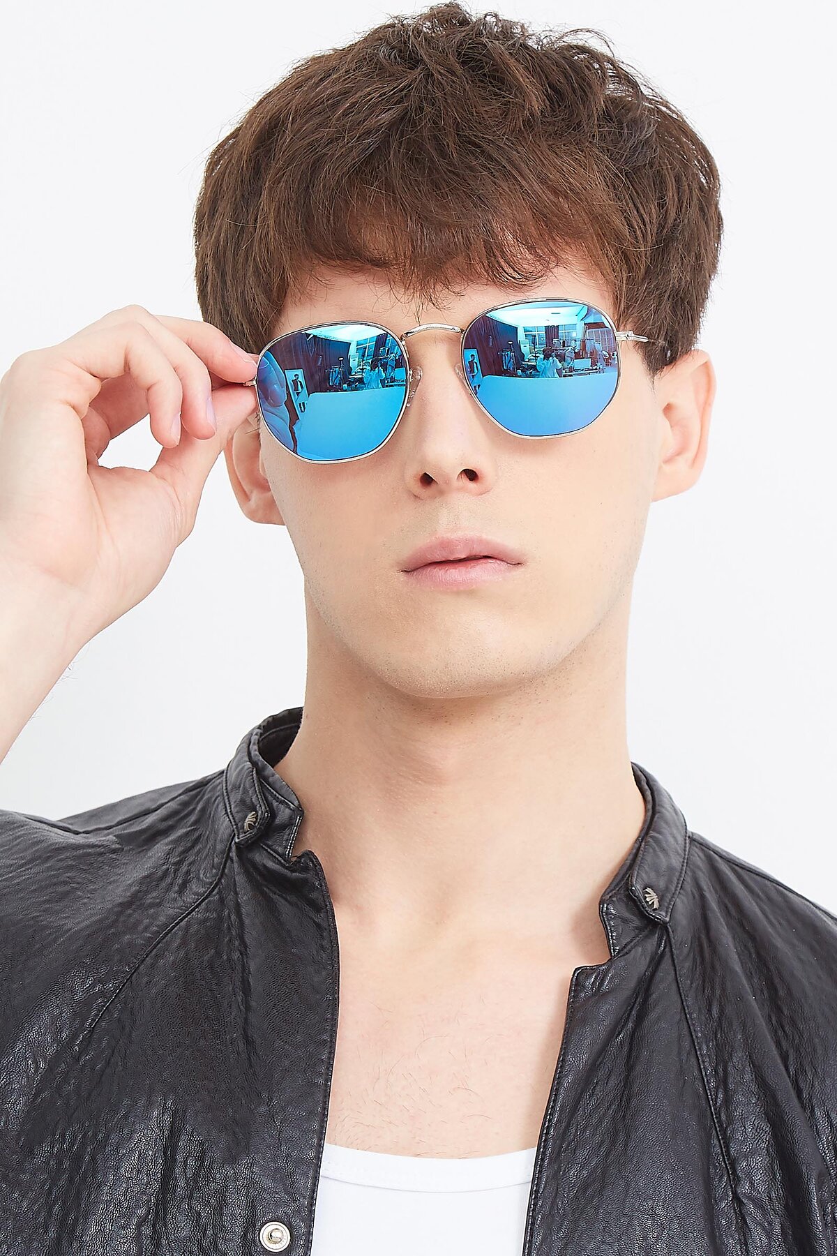 Men's lifestyle photography (portrait-1) of SSR1944 in Silver with Blue Mirrored Lenses