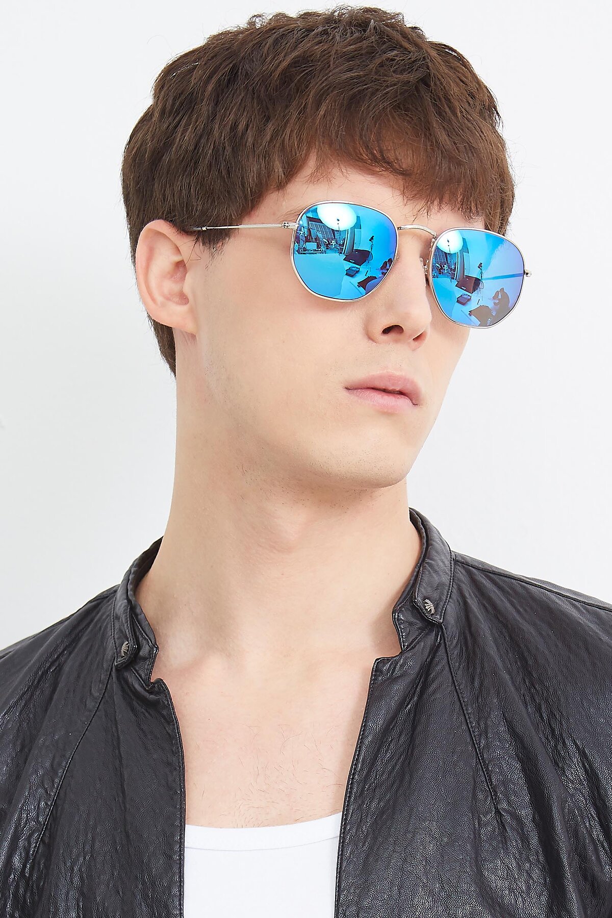 Men's lifestyle photography (portrait-2) of SSR1944 in Silver with Blue Mirrored Lenses