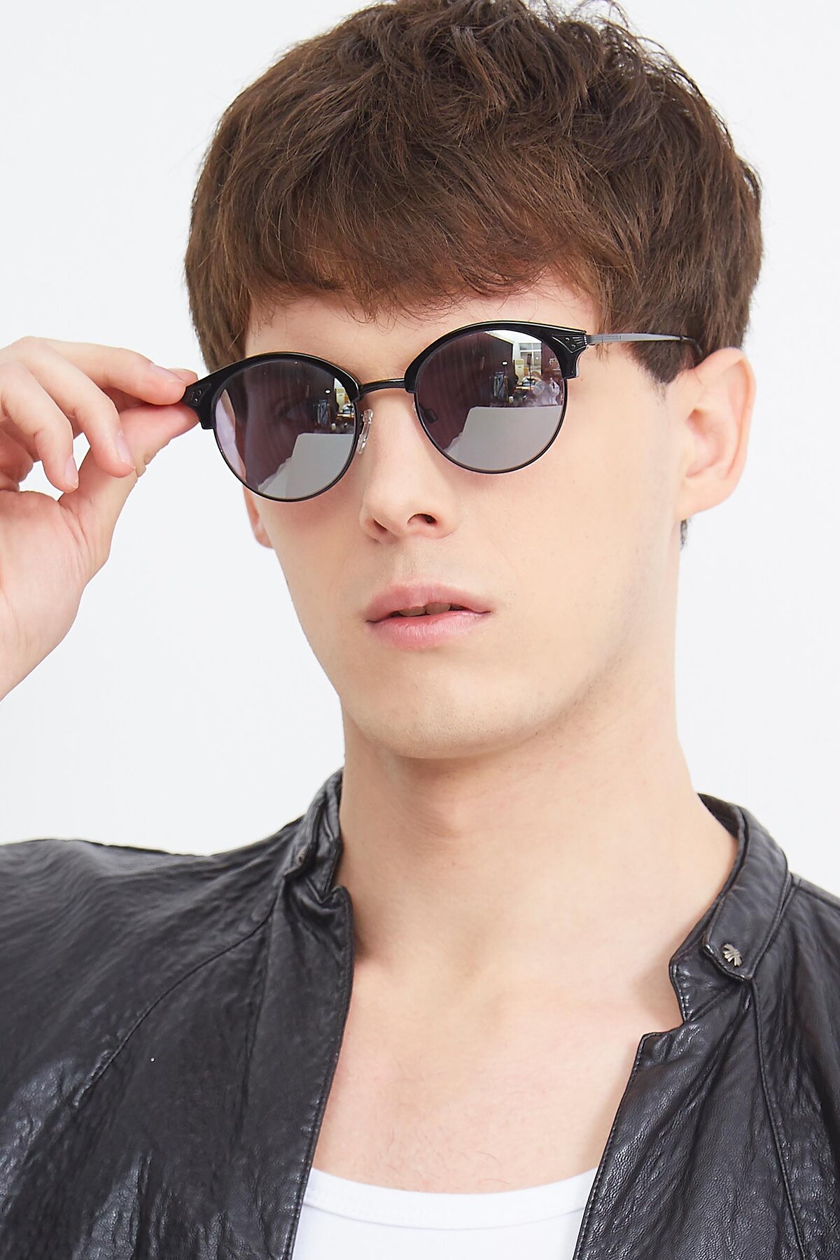 Men's lifestyle photography (portrait-1) of Hermione in Black with Silver Mirrored Lenses
