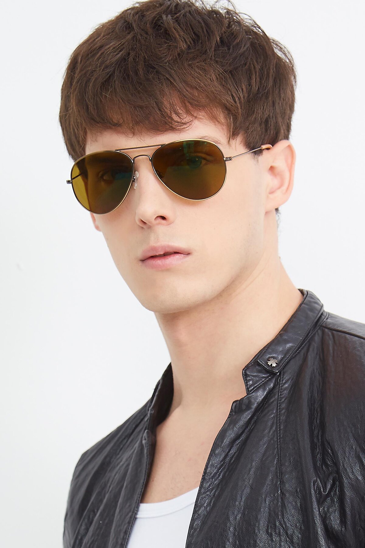 Men's lifestyle photography (portrait-2) of Yesterday in Antique Bronze with Brown Polarized Lenses