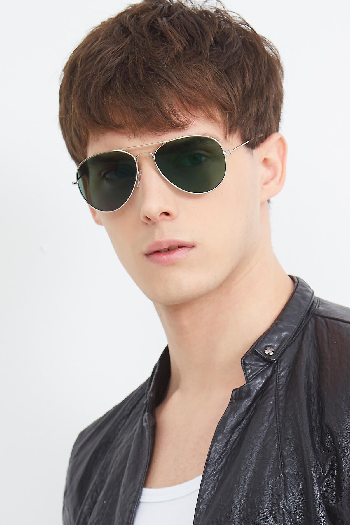 Men's lifestyle photography (portrait-1) of Yesterday in Silver with Green Polarized Lenses
