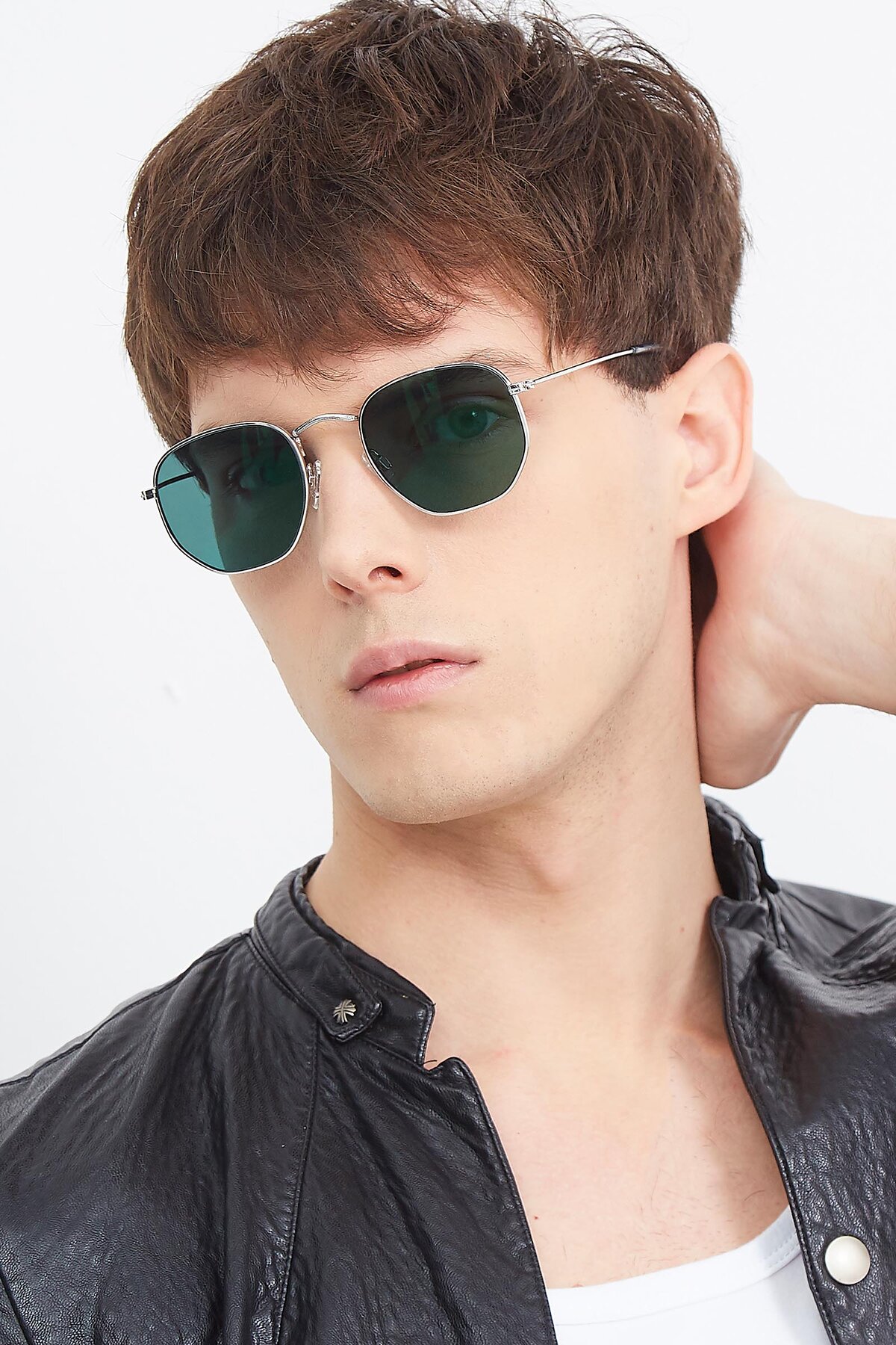 Men's lifestyle photography (portrait-2) of SSR1943 in Silver with Green Polarized Lenses