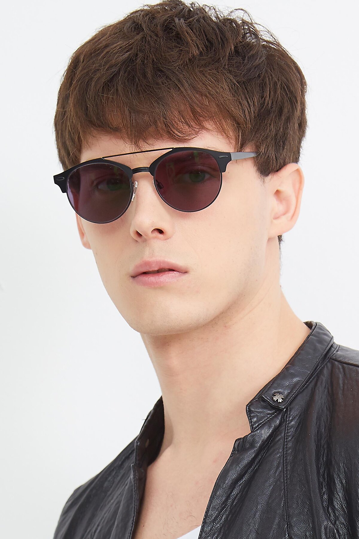 Men's lifestyle photography (portrait-2) of SSR183 in Black with Gray Tinted Lenses
