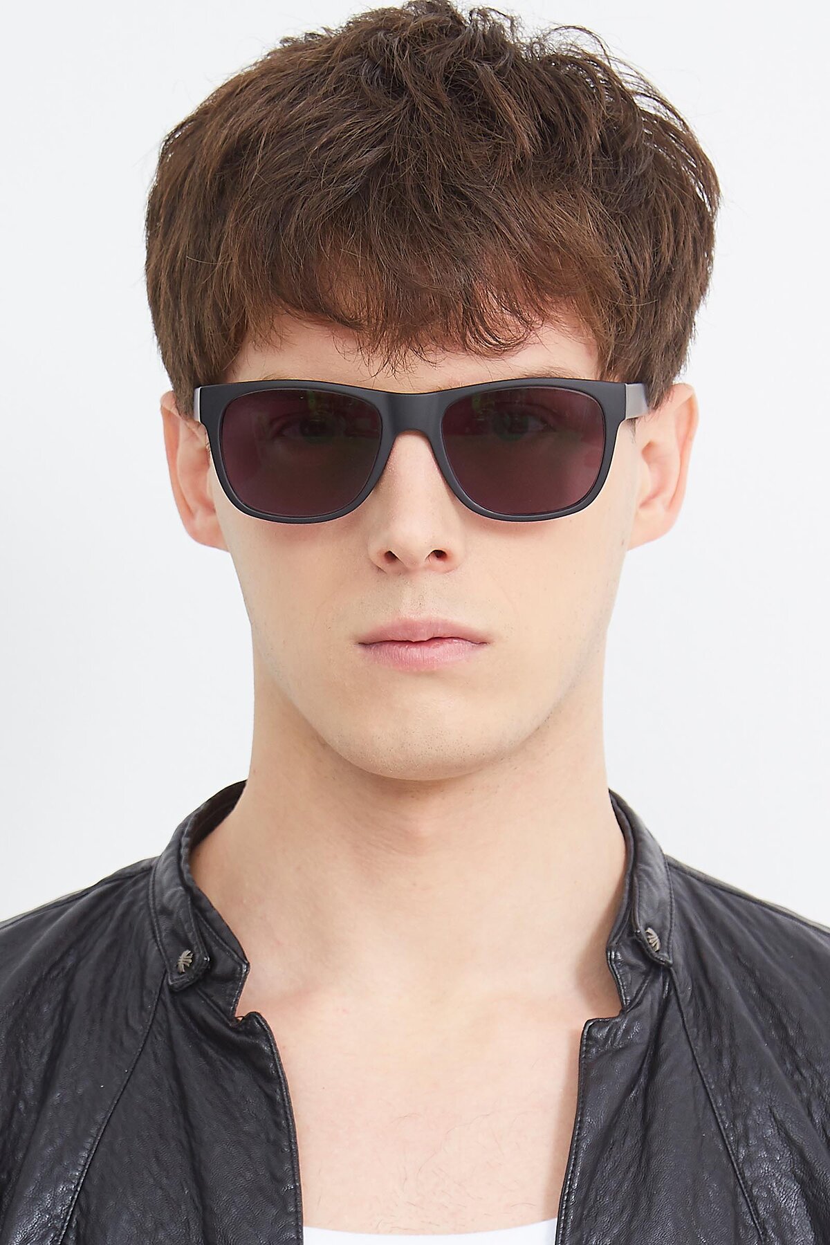 Men's lifestyle photography (portrait-1) of SSR213 in Matte Black with Gray Tinted Lenses