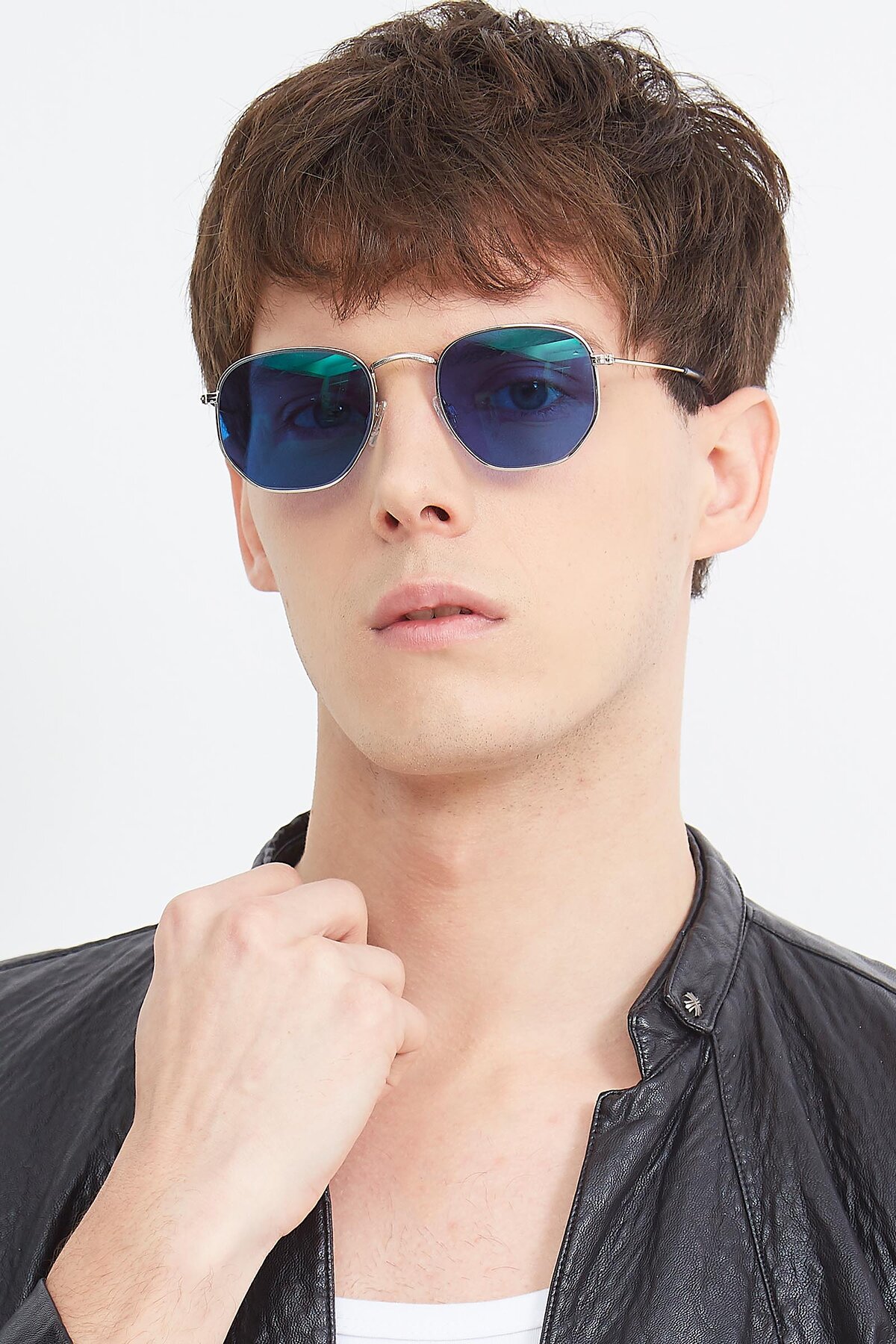 Men's lifestyle photography (portrait-1) of SSR1943 in Silver with Blue Tinted Lenses