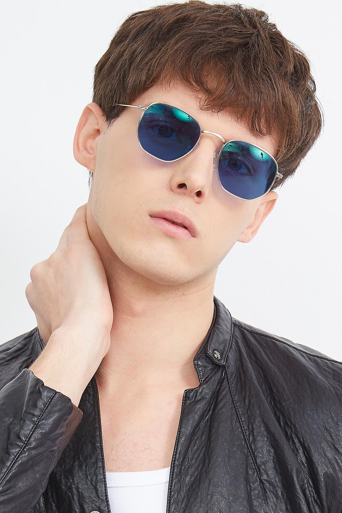 Men's lifestyle photography (portrait-2) of SSR1943 in Silver with Blue Tinted Lenses
