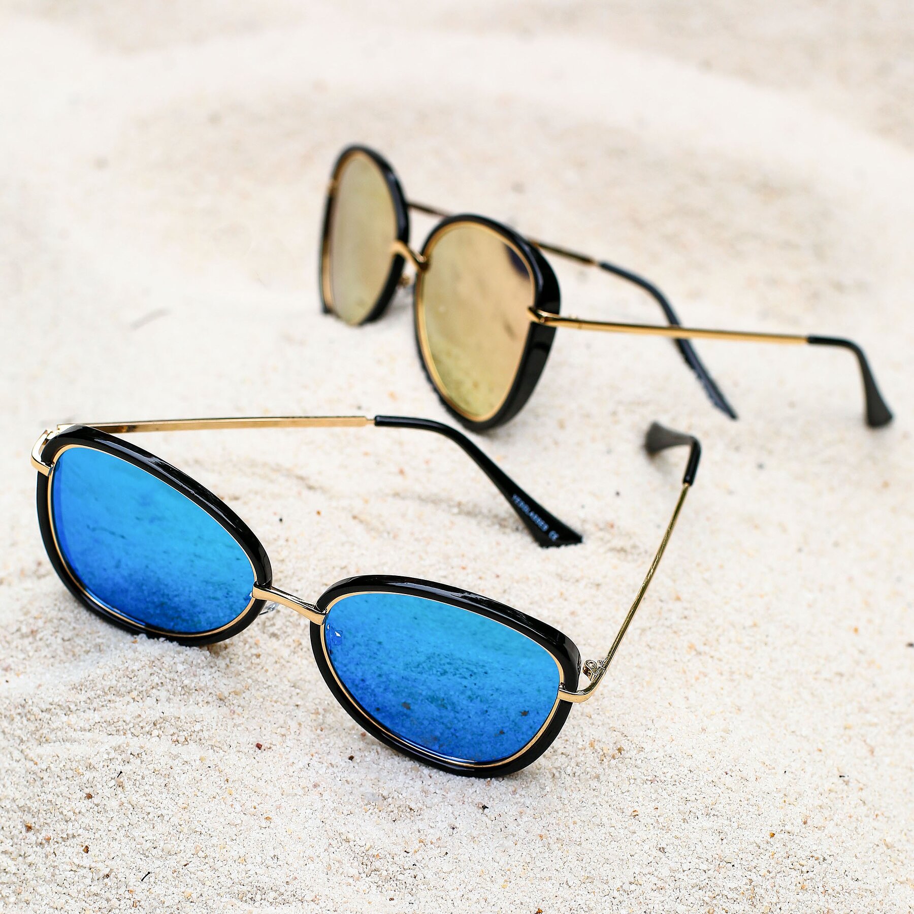 Women's lifestyle photography #4 of JC2033 in Black-Gold with Blue Mirrored TAC Lenses