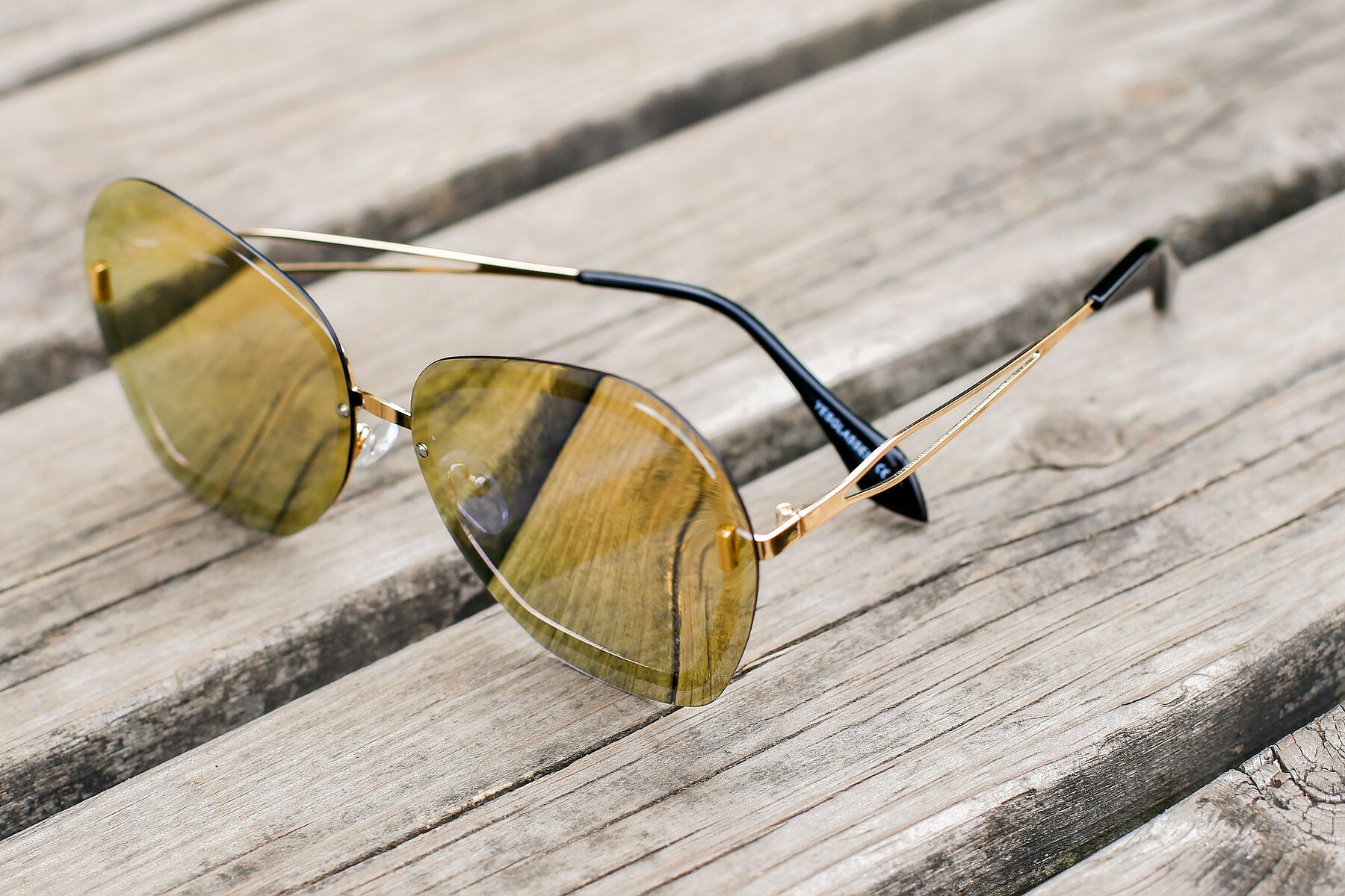 Women's lifestyle photography #2 of JC2038 in Gold with Rose Gold Mirrored TAC Lenses